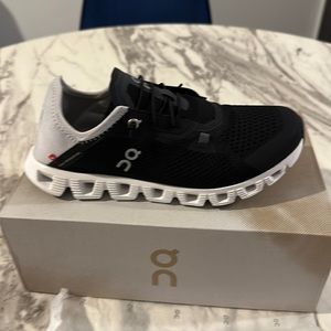 On Cloud Running Sneaker